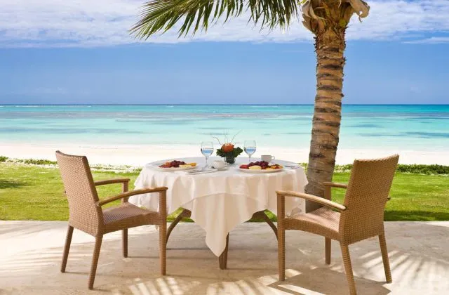 Hotel Tortuga Bay Puntacana Resort Club terraza vista playa
